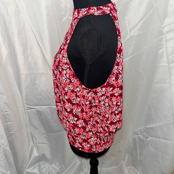 Express Red and White Floral Top - Picture 15 of 16